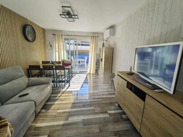 Villa T3 au calme, terrasse sud, clim, parking privatif - FR-1-607-236, Rezerwuj  Hotele w Hérault z Basenem, Basen