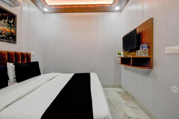Hotel O HI-WAY Palace, Rezerwuj  Ballabgarh Haryana