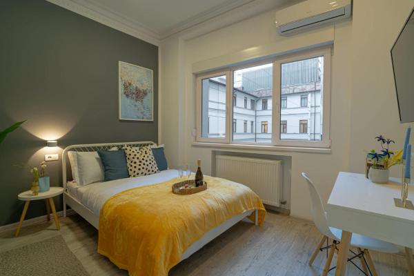 Modern 2-BR Flat near Cismigiu & Universitate - Balcony & Kitchen, Rezerwuj  Bukareszt Muntenia