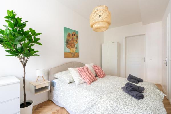 Chic Apartment with Balcony near Center, Rezerwuj Apartament Wiedeń Austria