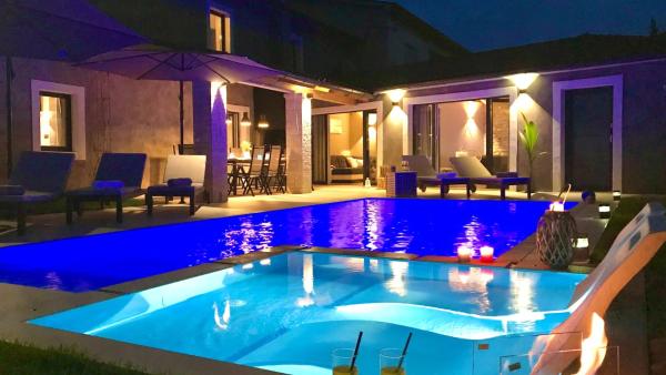 Vila Samanta by Villas Guide, Rezerwuj  Hotele w Barban z Basenem, Basen