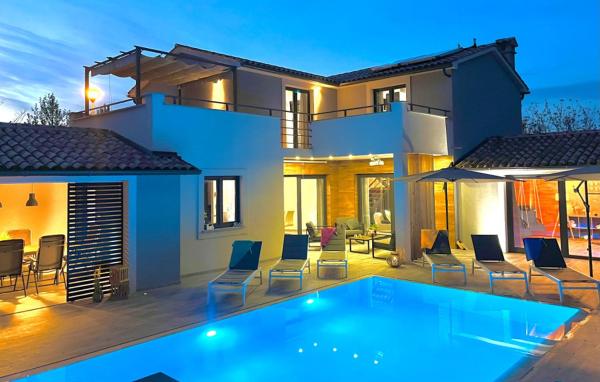 Vila Irena by Villas Guide, Rezerwuj  Hotele w Barban z Basenem, Basen