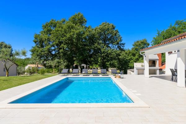 Villa Piljan by Istrialux, Rezerwuj  Hotele w Bokordići z basenem, Basen