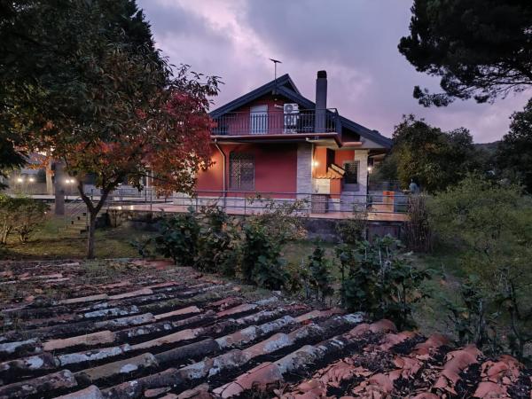 Villa Luxury Etna House, Rezerwuj  Pedara Etna