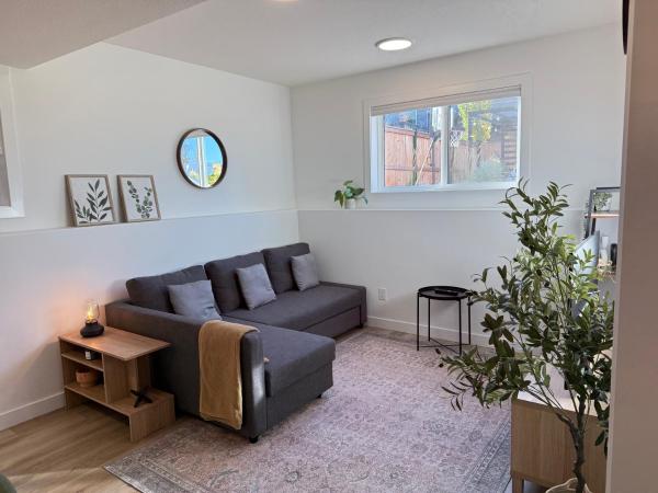 Cozy 2BR retreat in Rosewood, Rezerwuj  Saskatoon Saskatchewan