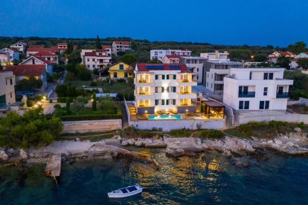 Villa Kozino, Rezerwuj  Hotele w Zadar County z basenem, Basen
