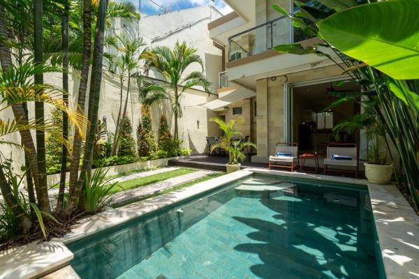 Prime Location Seminyak 3BR Pool Villa, Rezerwuj  Hotele w Bali z Parkingiem, Parking