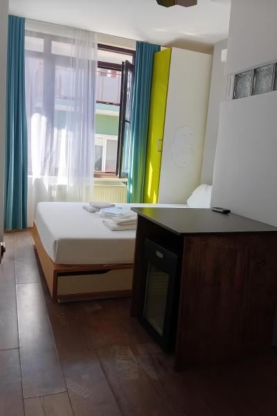 As Pansiyon, Rezerwuj  Beyoglu Stambuł, w pobliżu Buyukada Ferry Port