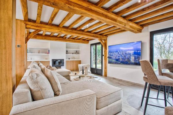 Luxurious 7-Bedroom Villa 10 Minutes from Deauville, Rezerwuj  Saint-Gatien-des-Bois Pays d'Auge