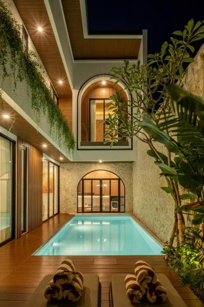 Brand New Modern 3br Luxury Villa at Berawa Canggu - Casa De Avisha, Rezerwuj  Hotele w Bali z Parkingiem, Parking