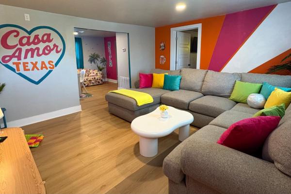 Casa Amor Texas A Vibrant Villa near BS&W with King Bed, Rezerwuj  Temple Teksas