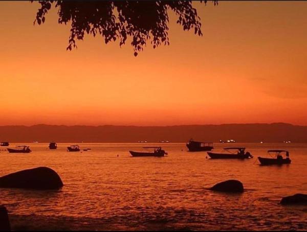 Casa Quintal Economic - Pé na Areia - Araçatiba Ilha Grande, Rezerwuj  Praia de Araçatiba Ilha Grande
