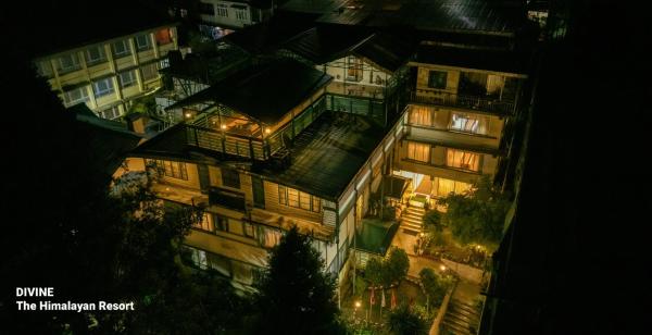 Divine Himalayan Resort, Darjeeling, Rezerwuj  Hotele w West Bengal z parkingiem, Parking