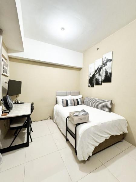 Convertible Double Studio in Salcedo Village, Rezerwuj  Manila Manila