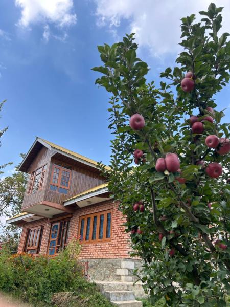 The Mool Farm and Living, Rezerwuj  Tangmarg 