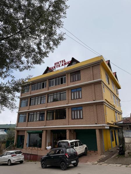 Hotel Makye Amay, Rezerwuj  Hotele w Arunachal Pradesh z parkingiem, Parking