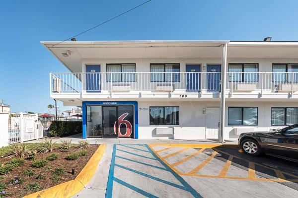 Motel 6, Rezerwuj Motel McAllen Teksas