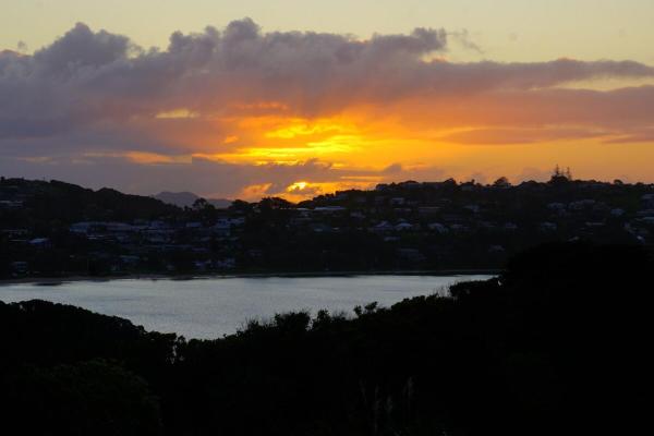 House close to Oneroa Village, beach, and wineries, Rezerwuj   