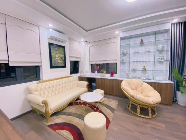 November Homestay Villa Royal Park Huế, Rezerwuj  Hotele w Gia Lai z basenem, Basen