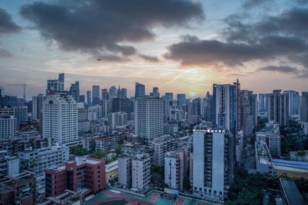 Echarm Hotel Guangzhou Gangding Huashi Subway Station Tianhe North Branch, Rezerwuj  Hotele w Kanton z Parkingiem, Parking
