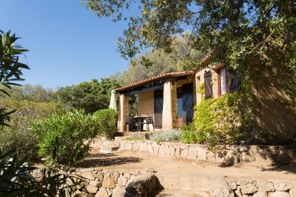 Villa F2 Tonnara pour 4 personnes, Rondinara, Bonifacio, Rezerwuj  Hotele w Korsyka z Parkingiem, Parking