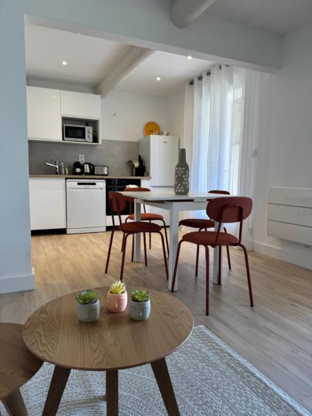 Villa Marie II, Rezerwuj  Hotele w Owernia z Basenem, Basen