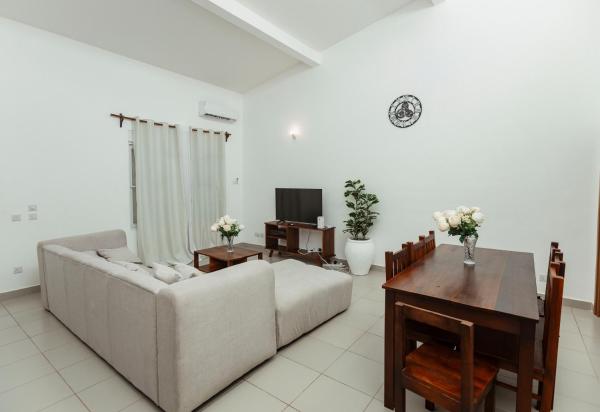 Smile Homes, Rezerwuj  Hotele w Zanzibar z Basenem, Basen