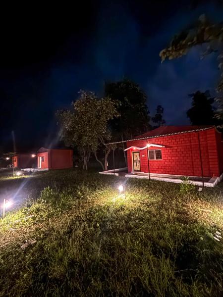 Naahar Vann, Rezerwuj  Hotele w Nowe Delhi z basenem, Basen