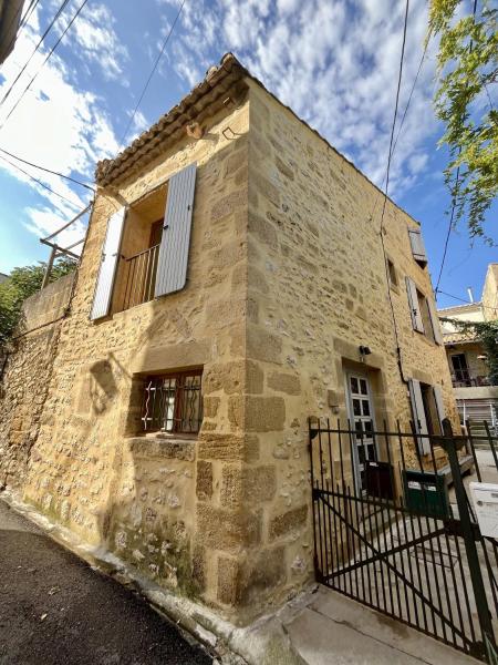 Beautiful Village Silk House, with terrace, Rezerwuj  Collias Gard