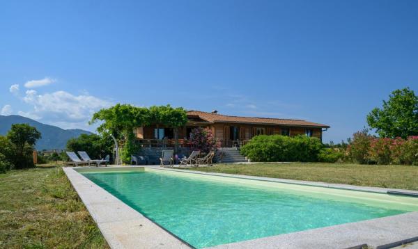 Villa Serra Piana, Rezerwuj  Hotele w Korsyka z Basenem, Basen