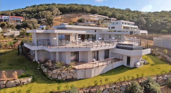 Villa Clémentines Porticcio, Rezerwuj  Hotele w Korsyka z Basenem, Basen