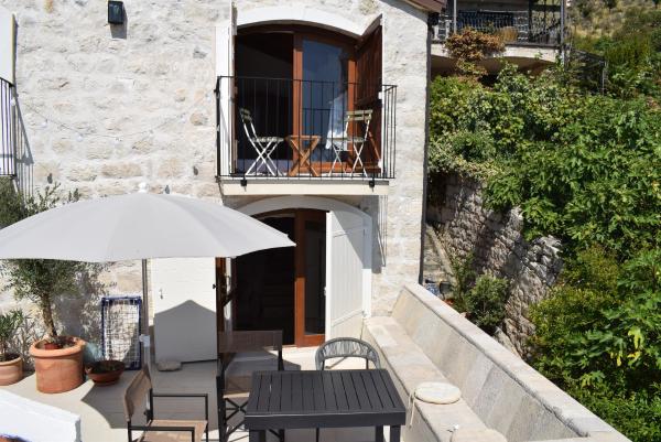 Unique stone apartment Villa M, Rezerwuj Apartament Hotele w Budva County z parkingiem, Parking