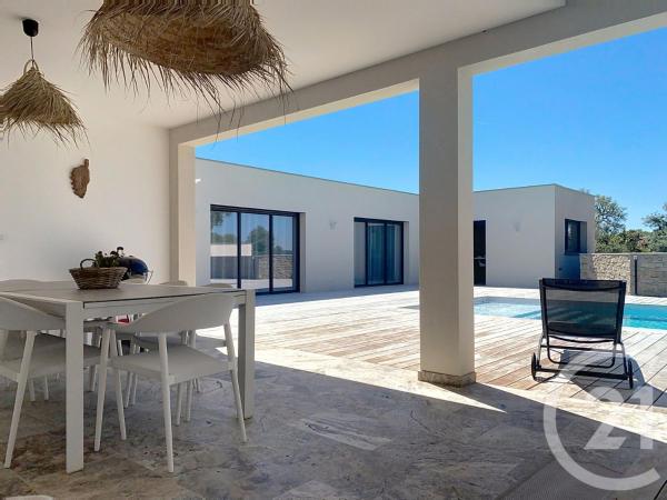Villa de standing, proche des plages et au calme, Rezerwuj  Hotele w Korsyka z Basenem, Basen