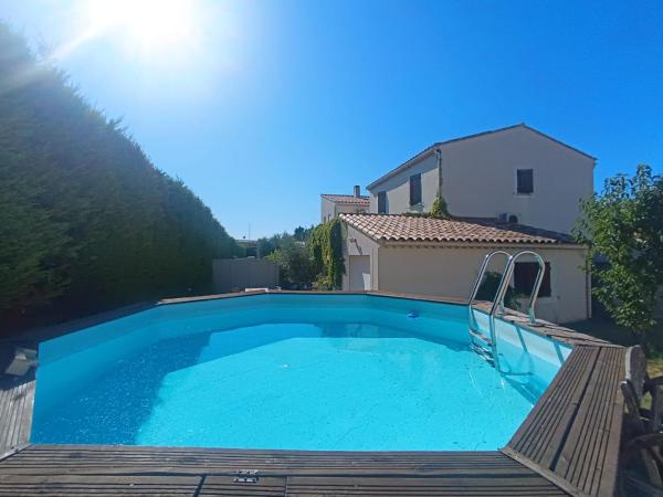 Villa Bulle de raisin, Rezerwuj  Hotele w Owernia z Basenem, Basen