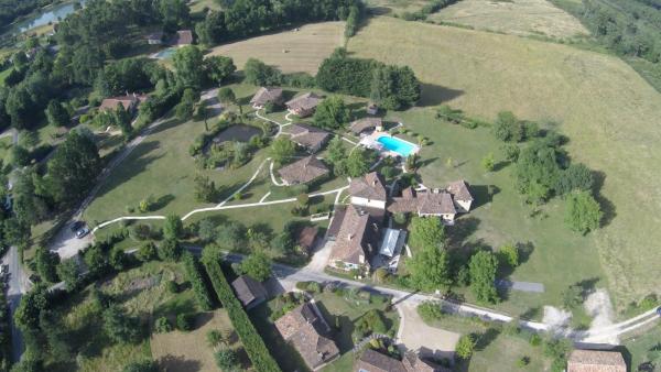 Les gîtes du Hameau du Jardin Fleuri, Rezerwuj  Bosset Red Perigord