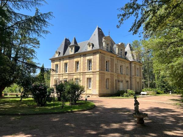 Château de Marigny, Rezerwuj  Sauvigny-les-Bois Burgundia