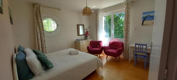 Villa Do Sol Chambre dHôtes "Les Pins", Rezerwuj  Hotele w Akwitania z parkingiem, Parking