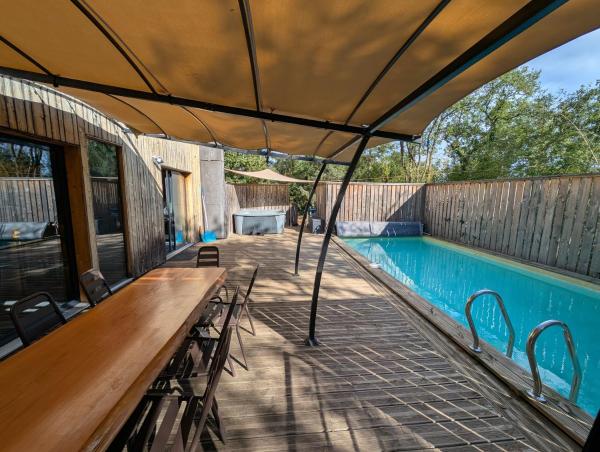 Villa Mammouth, Rezerwuj  Hotele w Owernia z Basenem, Basen