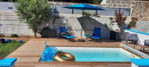 La Moustache Bleue, Rezerwuj  Bouin 