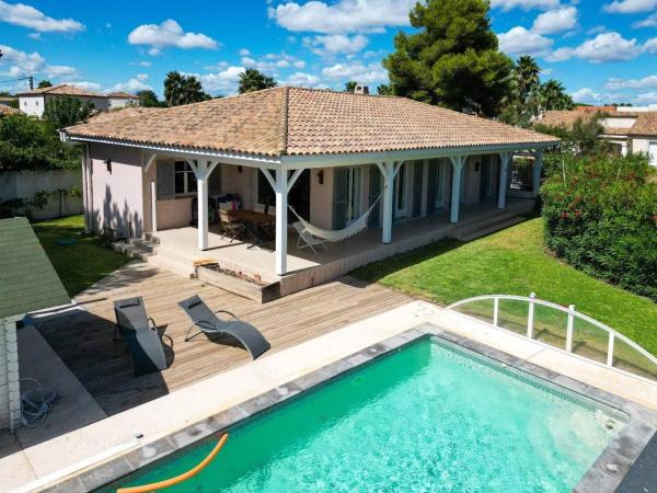 Villa spacieuse 6 pers, piscine privée et WiFi proche mer - FR-1-607-218, Rezerwuj  Hotele w Hérault z Basenem, Basen