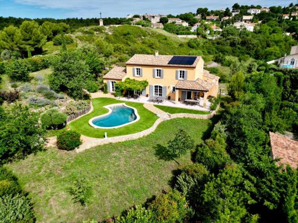 Villa Provençale avec Piscine à Aurons, Rezerwuj  Hotele w Aurons z Basenem, Basen