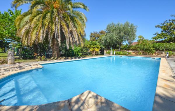 Villa Plage À Pieds, Rezerwuj  Hotele w Korsyka z Basenem, Basen