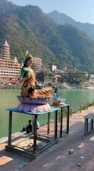 Modern Luxury 2BHK 2Baths 3AC Terrace View Lift Parking Tapovan, Rezerwuj  Rishikesh Uttarakhand