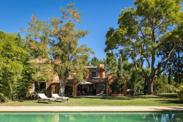 Countryside Villa Provence - Pool Tennis & horses, Rezerwuj  Hotele w Carros z basenem, Basen
