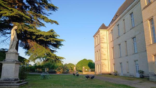 Palais abbatial de Bourgueil, Rezerwuj  Bourgueil 