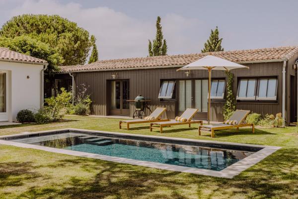 Villa Rhétaise - Loix, Rezerwuj  Hotele w Charente-Maritime z Basenem, Basen