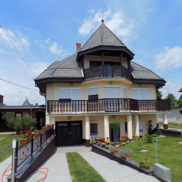 Apartment Gyenesdias 3, Rezerwuj Apartament Hotele w Somogy z Parkingiem, Parking