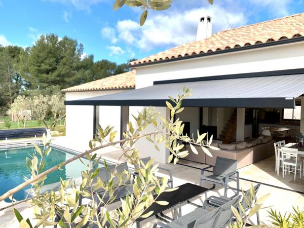 Villa plein sud, Rezerwuj  Hotele w Gard z Basenem, Basen