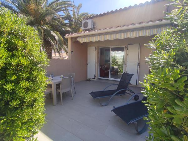 Villa 21, Cap Sauvage au village naturiste, Rezerwuj  Cap d'Agde Hérault
