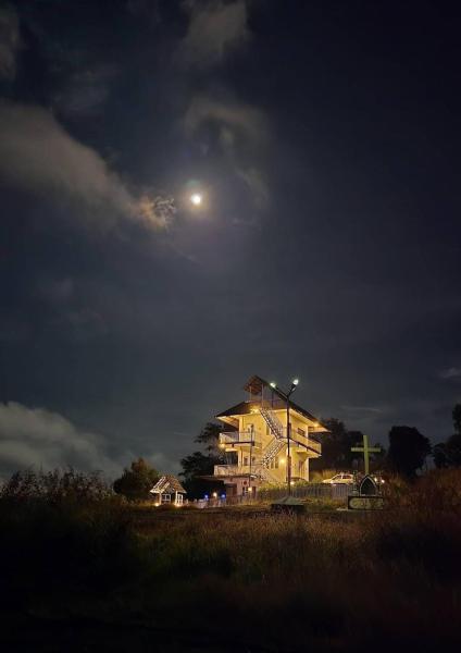 Anemoi Chimes Resort Calvarymount, Rezerwuj  Idukki Nowe Delhi